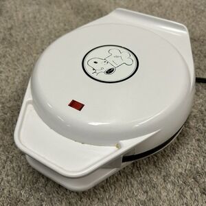 Vintage Salton Snoopy Waffle Maker Model WM-2A Peanuts Collectible Tested